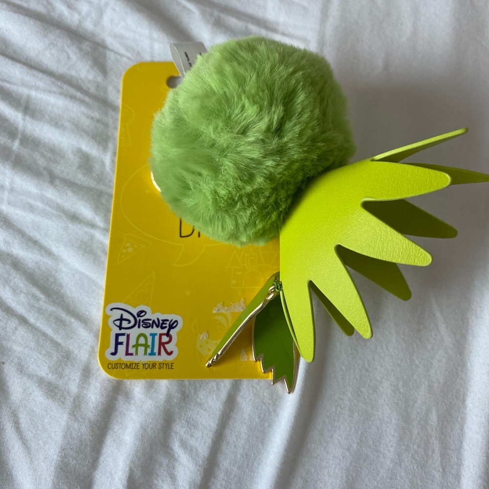 Disney Parks Disney Flair Kermit The Frog Pom Pom Bag Charm New